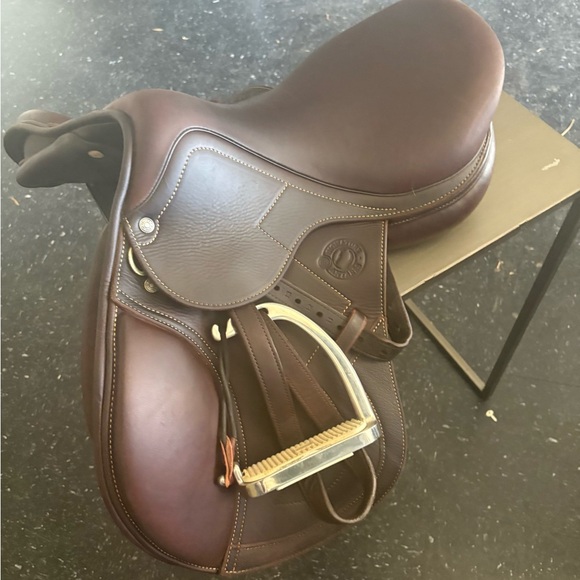 Excellent condition 16” Antares 2022 leather saddle 4.5” - Picture 2 of 16
